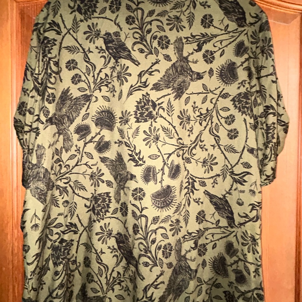 Midnight Hour Floral & Bird Button-Front Blouse - Picture 6 of 7